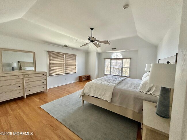 Building Photo - 206 Pointe Dr