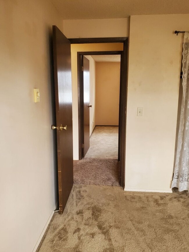 Building Photo - 3 Bedroom in Mountain View