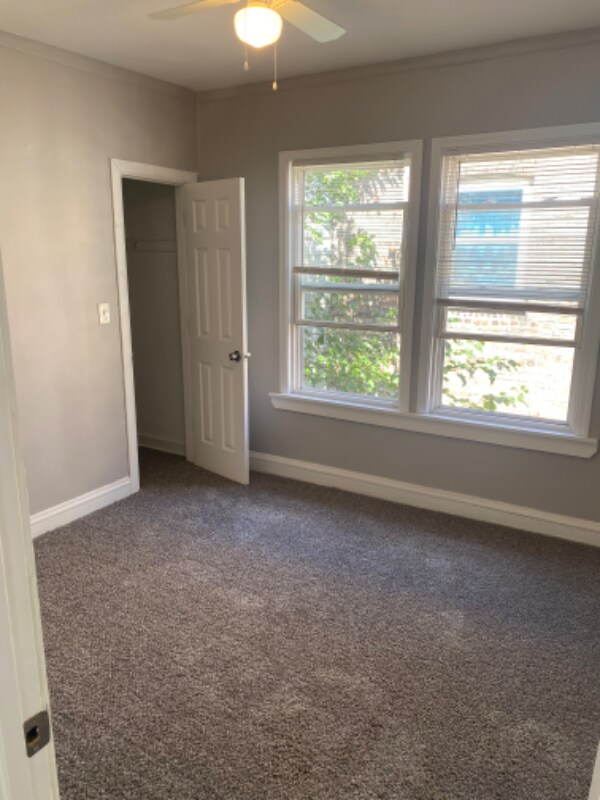 Building Photo - 10600 S Prairie Ave