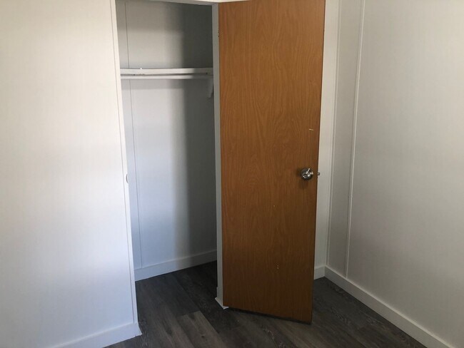 Building Photo - Spacious 3 bed 2 bath house in the greater...