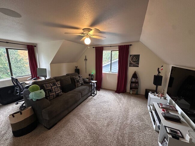 Building Photo - Wonderful Two-Story Seattle House ready to for a family to make it a HOME!