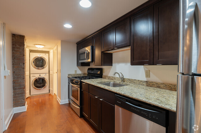 1BR, 1BA - 450 SF - Kitchen - 20 Saint Louis Place