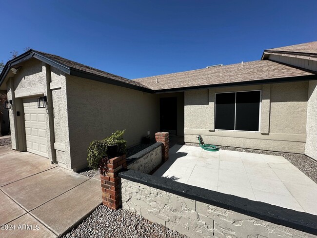 Building Photo - 3016 W Monona Dr