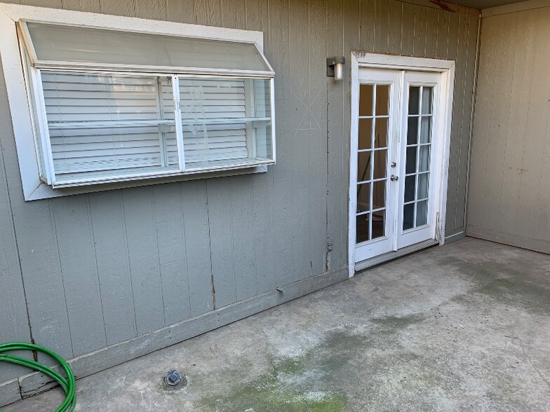 Building Photo - 1636 W N Bear Creek Dr
