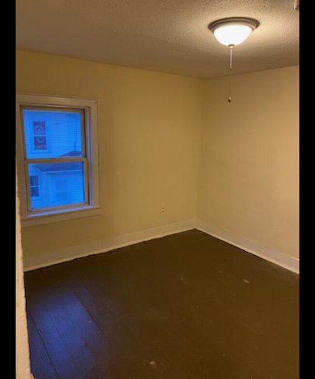 Building Photo - 272 N 5th St