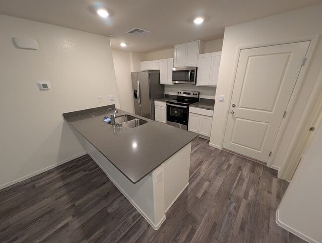 Building Photo - 5009 Hunter Mesa Ave