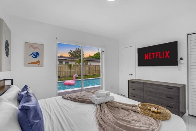 Building Photo - 7061 Coolidge St