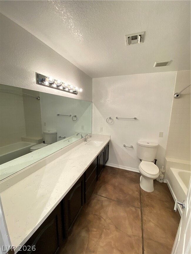 Building Photo - 2521 E Serene Ave