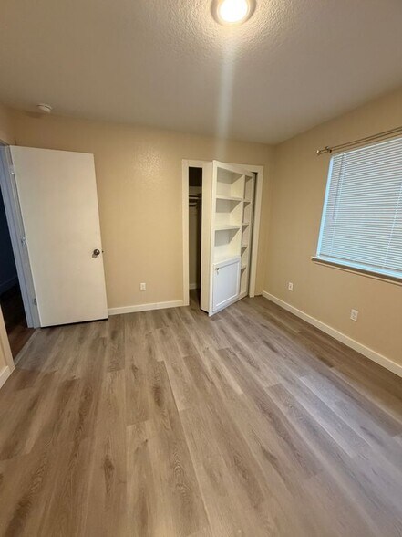 Building Photo - 13121 Blackeyed Susan Trail