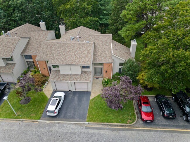 Building Photo - 26 White Swan Way