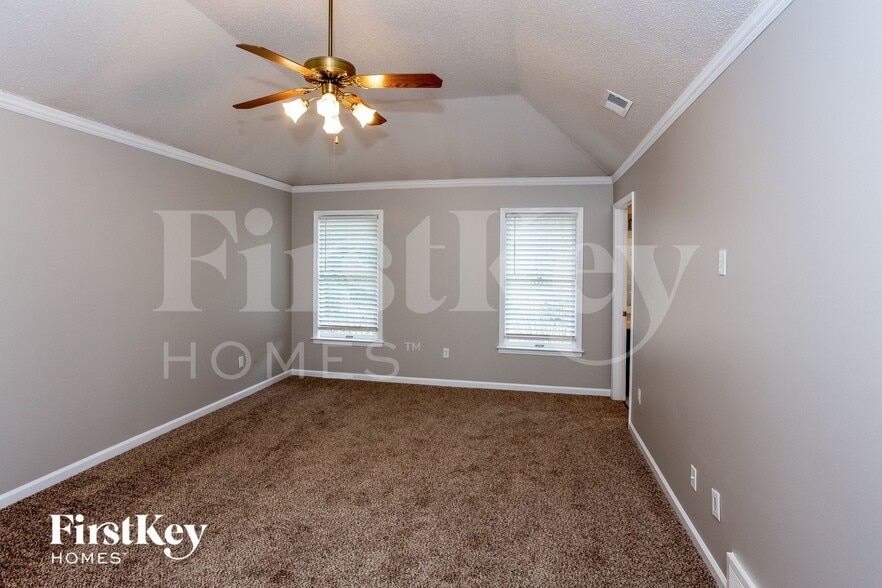 Building Photo - 8870 Cherrywood Cove