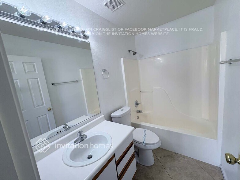 Building Photo - 11360 E Sunland Ave