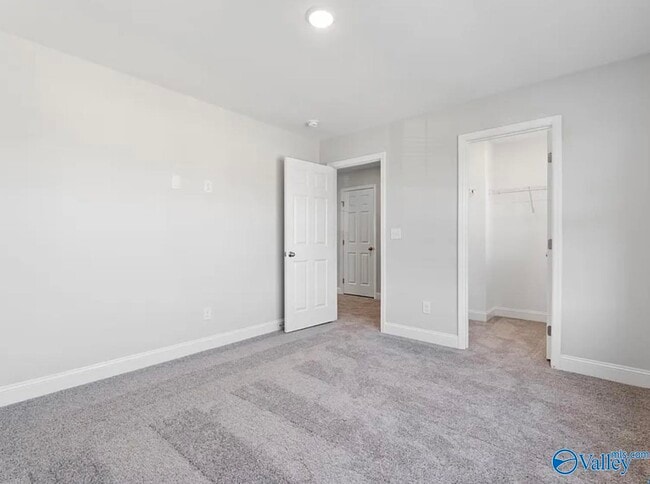 Building Photo - 142 Ivy Vine Dr