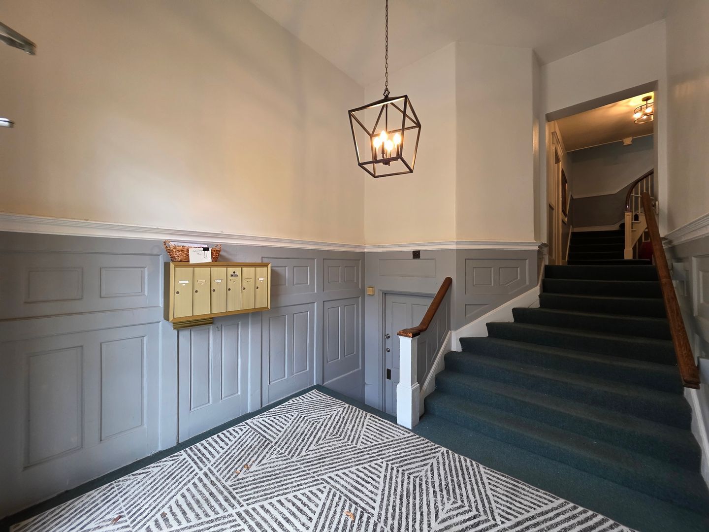 Building Photo - 600 W Olney Rd