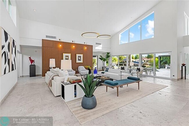 Building Photo - 2416 Bayview Dr