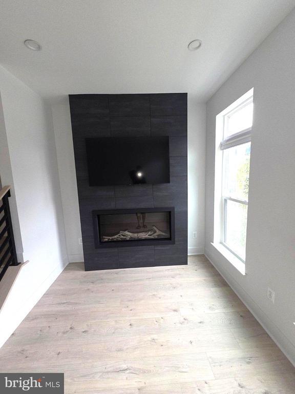 Building Photo - 5337 ZENITH OVERLOOK Dr