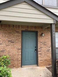 Building Photo - 3 BEDROOM CONDO BY UNT