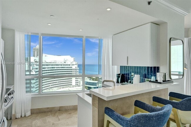 Building Photo - 4401 Collins Ave