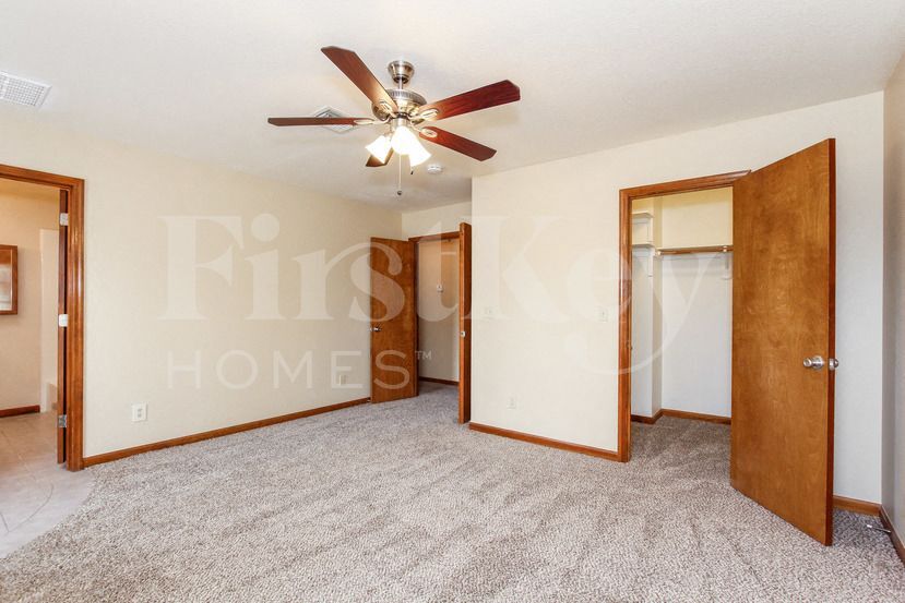 Building Photo - 5205 W Aster Dr