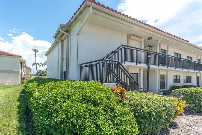 Building Photo - 6210 Sun Blvd