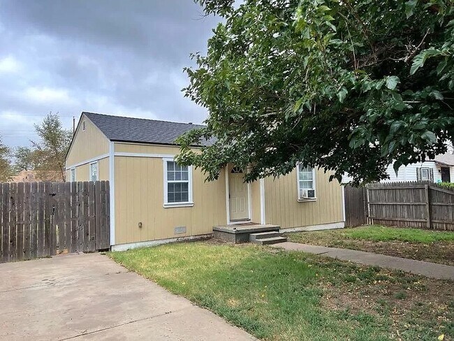 Building Photo - 4609 S Travis St