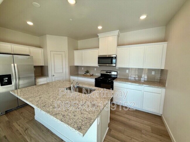 Building Photo - 109 Clownfish St