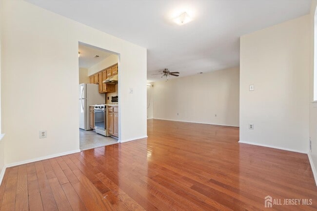 Building Photo - 2908 Madaline Dr