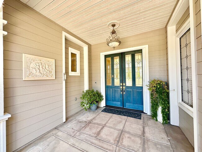 Building Photo - Beautiful Single-Level Custom Home with Serene Backyard Space in the Lovely Peppertree Park Commu...
