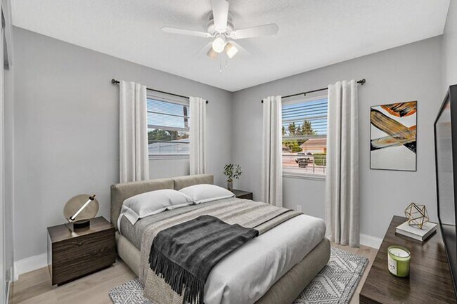 Building Photo - 1016 W Lakewood Rd