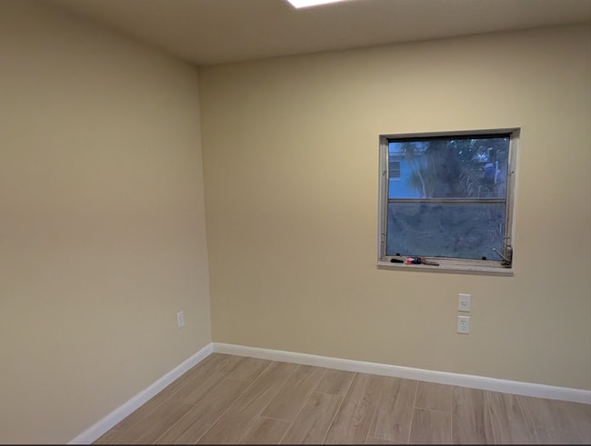 Building Photo - 1432 Poinciana Rd