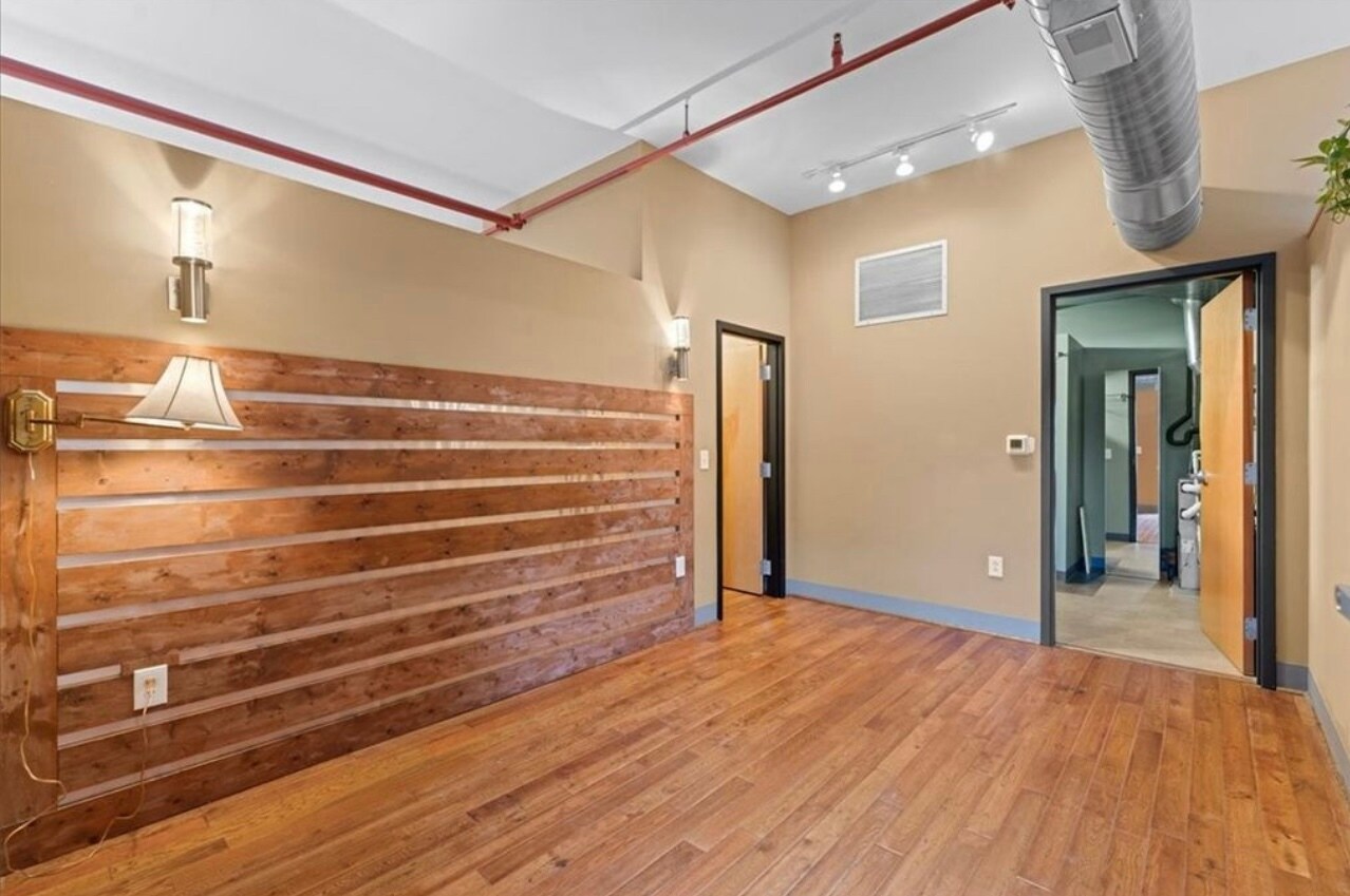 Building Photo - 1536 Colwell St