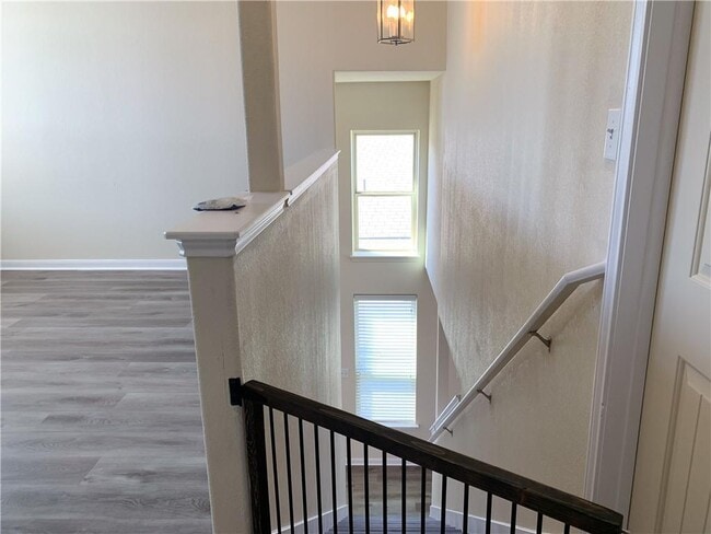 Building Photo - 410 Old Peak Rd