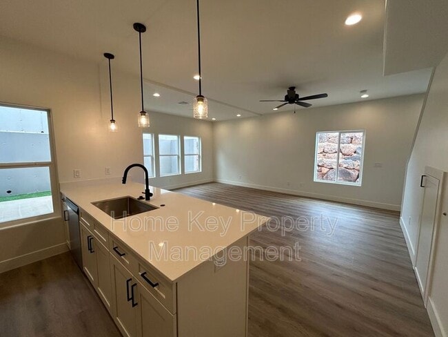 Building Photo - 1549 Mead Ln
