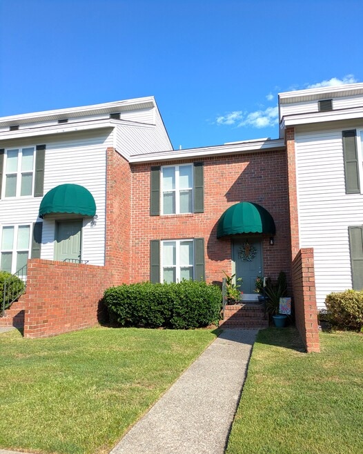 Building Photo - Lexington Place Apartments