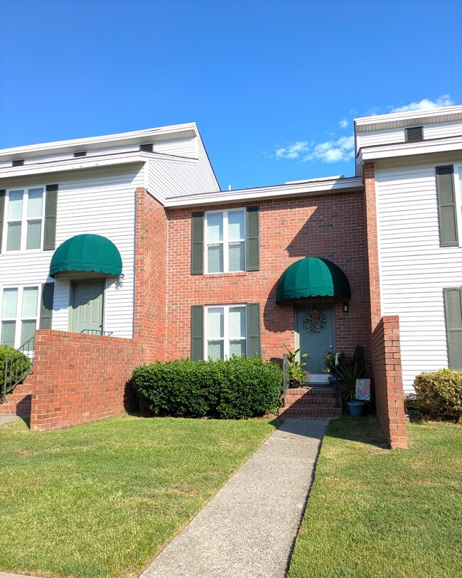 Building Photo - Lexington Place Apartments