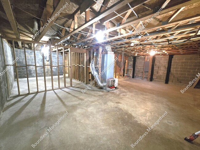 Building Photo - 7064 Grinder Ct