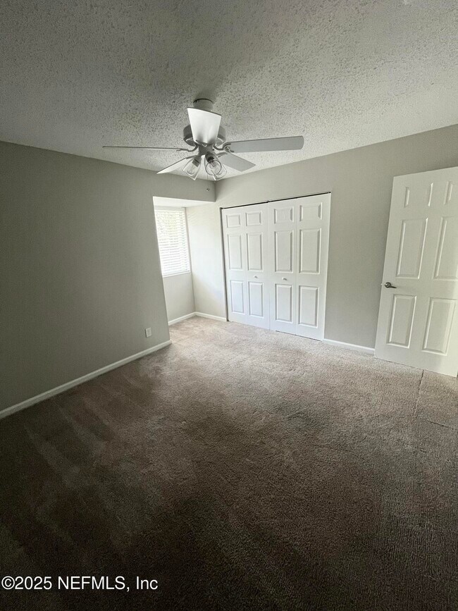 Building Photo - 8880 Old Kings Rd S