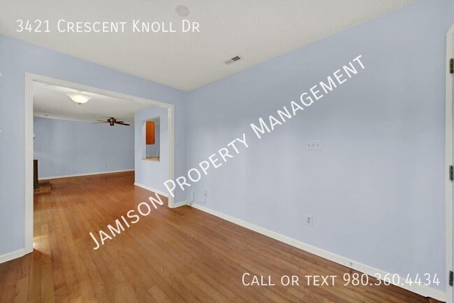 Building Photo - 3421 Crescent Knoll Dr