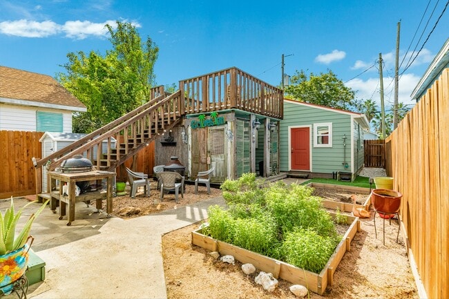 Building Photo - 4123 Avenue Q