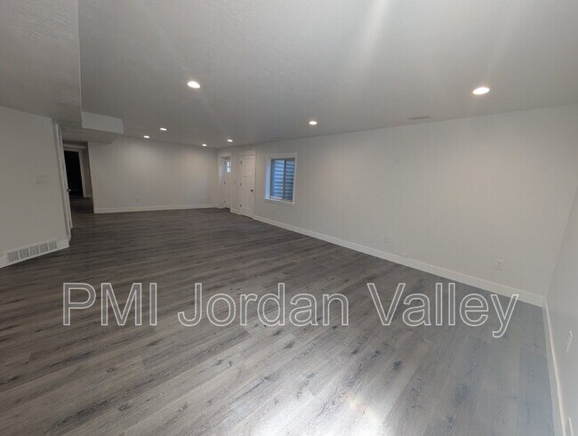 Building Photo - 14457 Gray Fox Dr