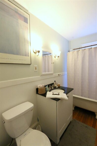 Building Photo - 56 Standish St