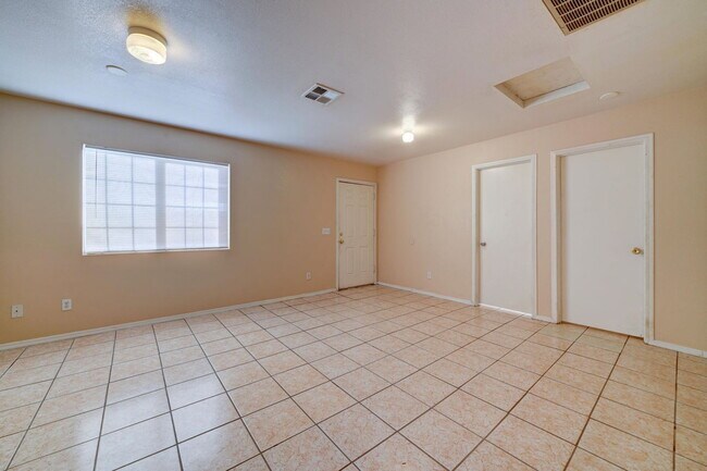 Building Photo - 102 Adams St