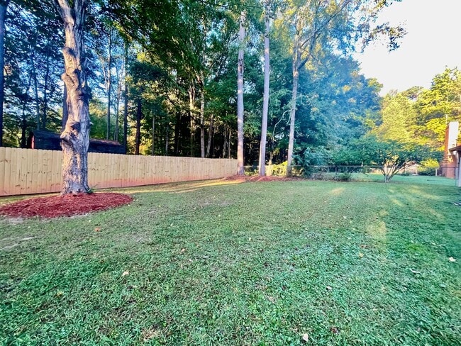 Building Photo - Welcome to this stunning 3-bedroom, 2.5-ba...