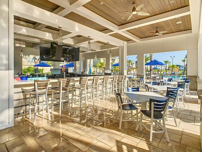 Building Photo - 1520 Oasis Club Blvd