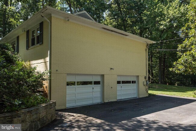 Building Photo - 1 Arrowood Terrace