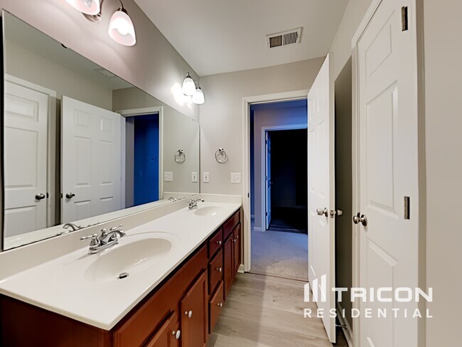 Building Photo - 225 Caedmons Creek Dr
