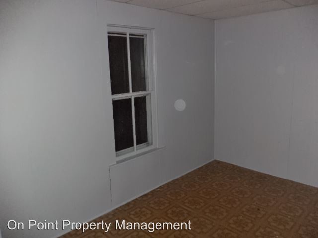 Building Photo - 208 W Green St