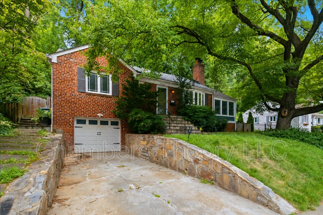 Building Photo - 3635 Vacation Ln