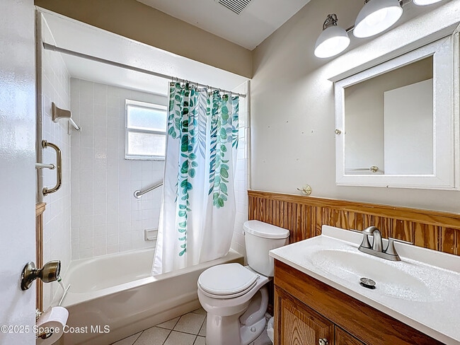 Building Photo - 3033 Dunhill Dr