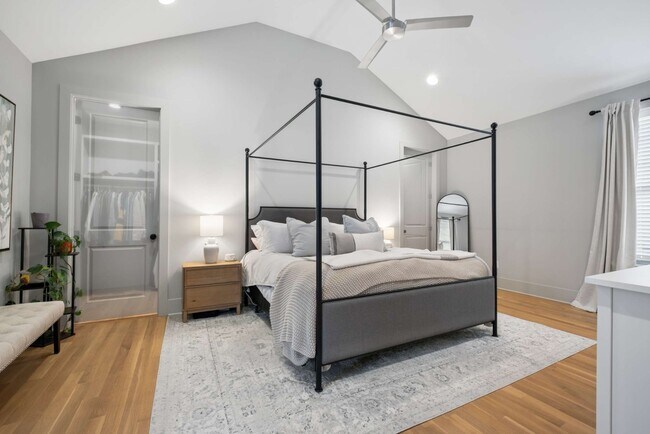 Building Photo - 6368 Alamo Pl